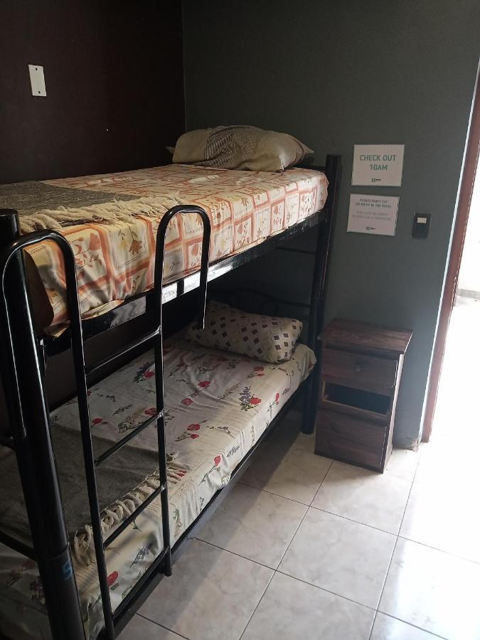 Koala Hostel Mendoza Ruang foto