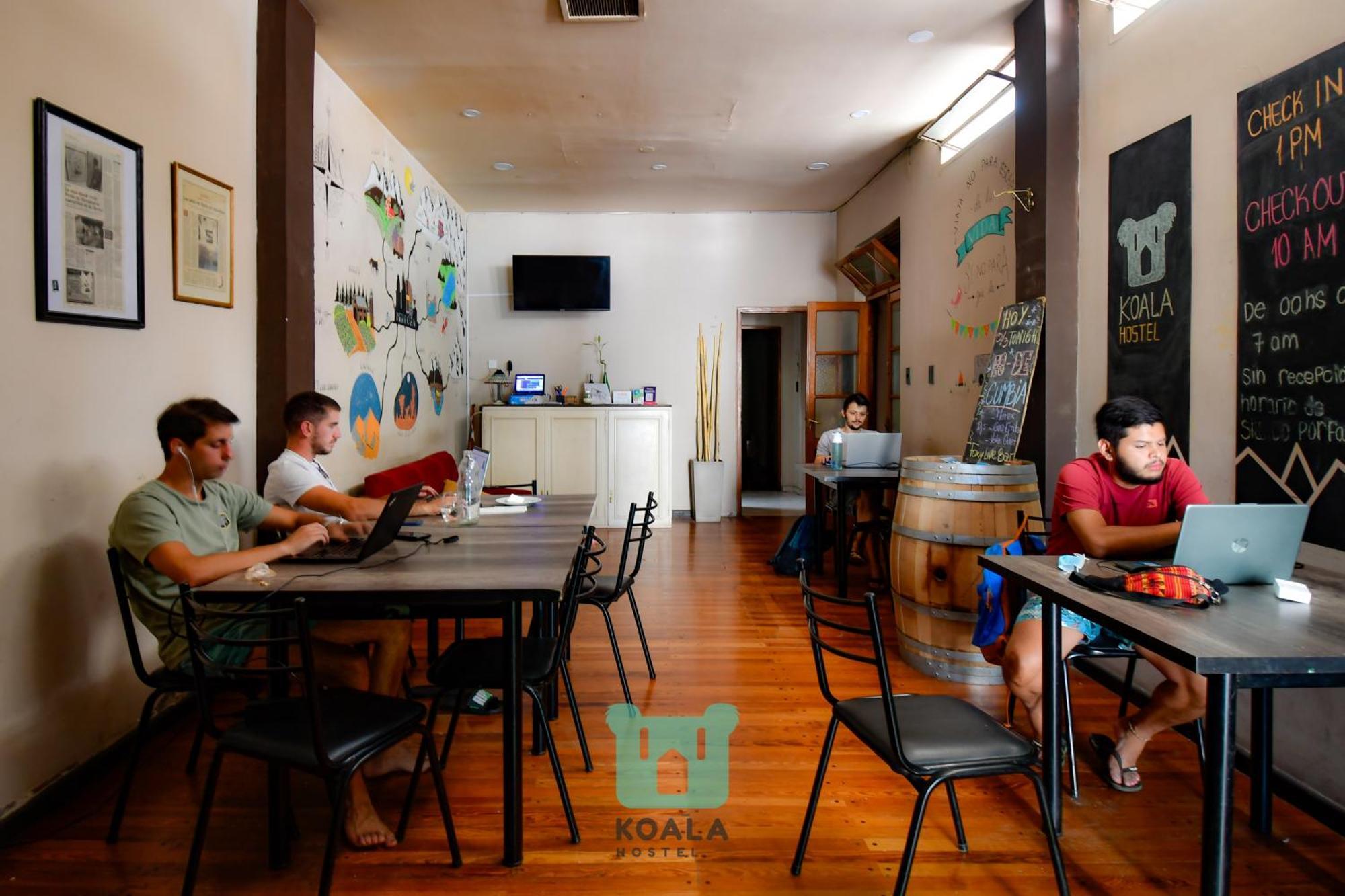 Koala Hostel Mendoza Bagian luar foto
